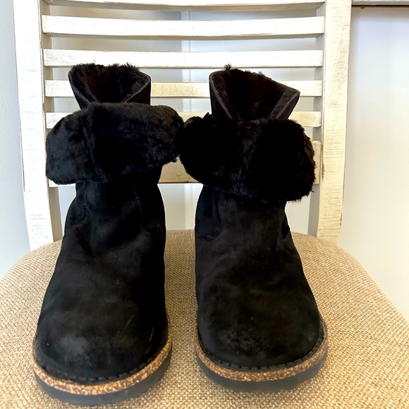 UGG Uppsala Black Shearling Boots - Picture 4 of 7